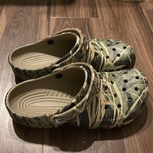 Camo Crocs Men’s 8/Women’s 10